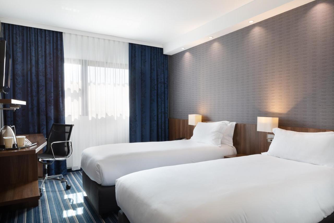 Holiday Inn Express - Marseille Airport, An Ihg Hotel Vitrolles  Exterior foto